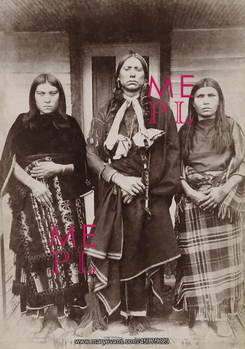 : Chief Quanah with two of his wives. In spite : Chief Quanah with two of his wives. In spite