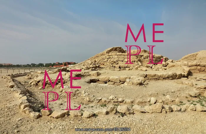 : Chieftain burial mound, Janabiyah, Bahrain : Chieftain burial mound, Janabiyah, Bahrain