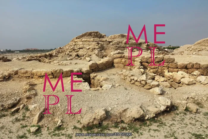 : Chieftain burial mound, Janabiyah, Bahrain : Chieftain burial mound, Janabiyah, Bahrain