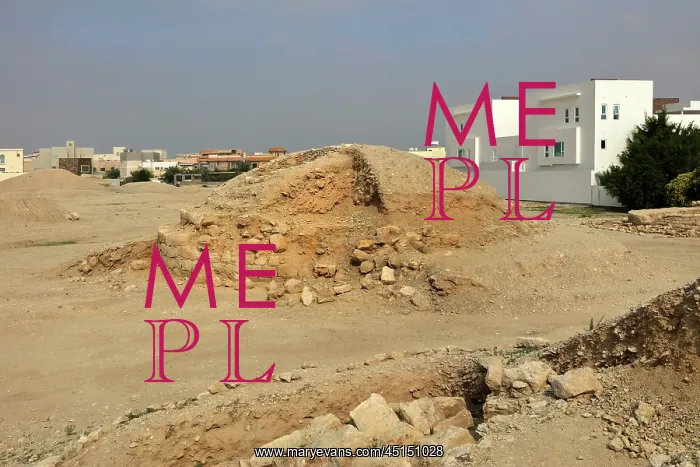 : Chieftain burial mound, Janabiyah, Bahrain : Chieftain burial mound, Janabiyah, Bahrain
