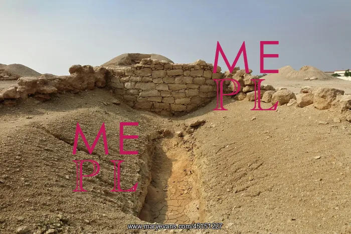 : Chieftain burial mound, Janabiyah, Bahrain : Chieftain burial mound, Janabiyah, Bahrain