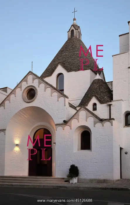 : Chiesa di Sant'Antonio, Alberobello, Bari, Pugli, Italy : Chiesa di Sant'Antonio, Alberobello, Bari, Pugli, Italy