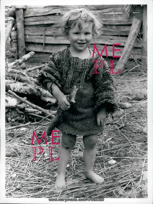 : Child in Iron Age reconstruction BBC TV programme : Child in Iron Age reconstruction BBC TV programme