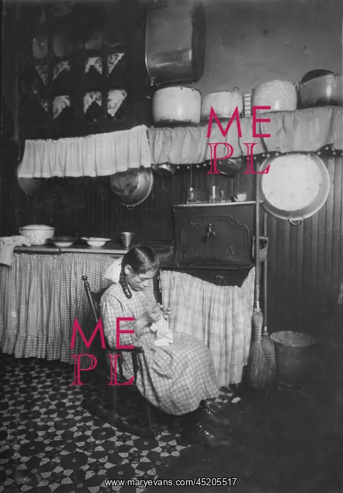 : Child labor, original caption: Carmela ? : Child labor, original caption: Carmela ?