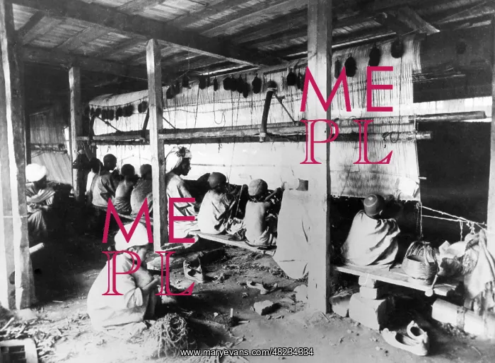 : Child labour in a carpet weaving mill in India : Child labour in a carpet weaving mill in India