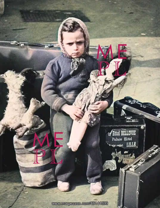 : Child at receiving centre WWII : Child at receiving centre WWII