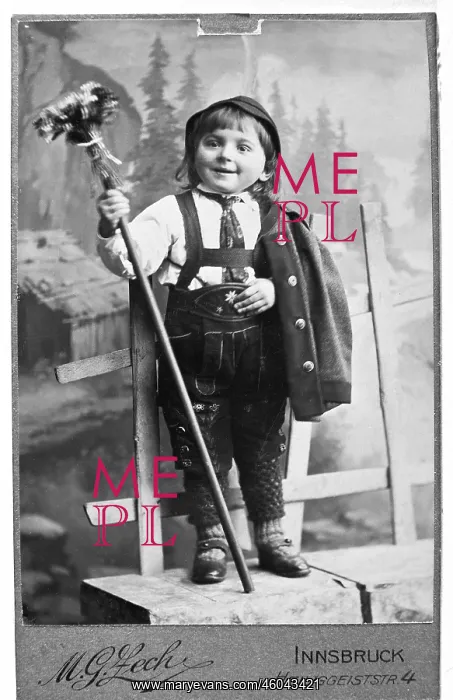: Child in Traditional Costume : Child in Traditional Costume