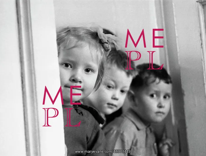 : Children. USSR. May 1, 1978. Curious children. Lyudmila Pakhomova / TASS : Children. USSR. May 1, 1978. Curious children. Lyudmila Pakhomova / TASS