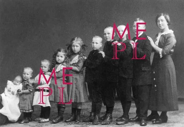 : Children, circa 1900 : Children, circa 1900