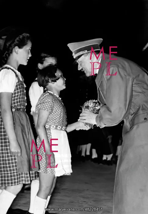 : Children congratulate Adolf HItler 1939 : Children congratulate Adolf HItler 1939