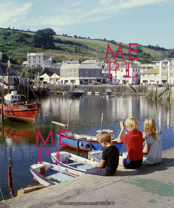 : Children in the harbour, Mevagissey, Cornwall : Children in the harbour, Mevagissey, Cornwall