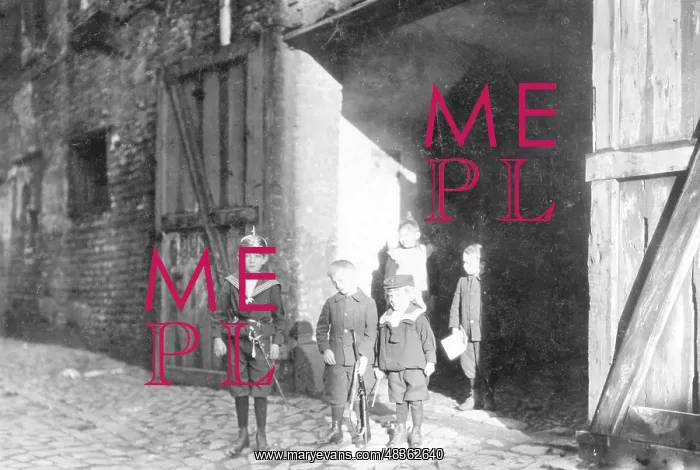 : Children at the Krogel in Berlin, 1907 : Children at the Krogel in Berlin, 1907