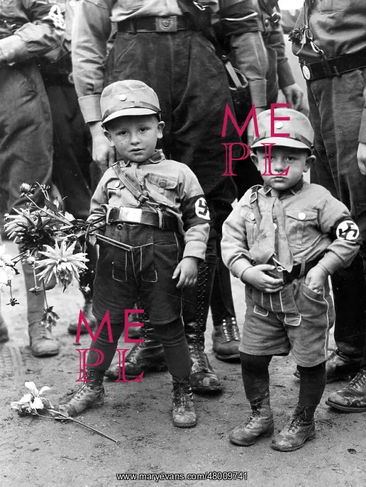 : Children in NS-uniform : Children in NS-uniform