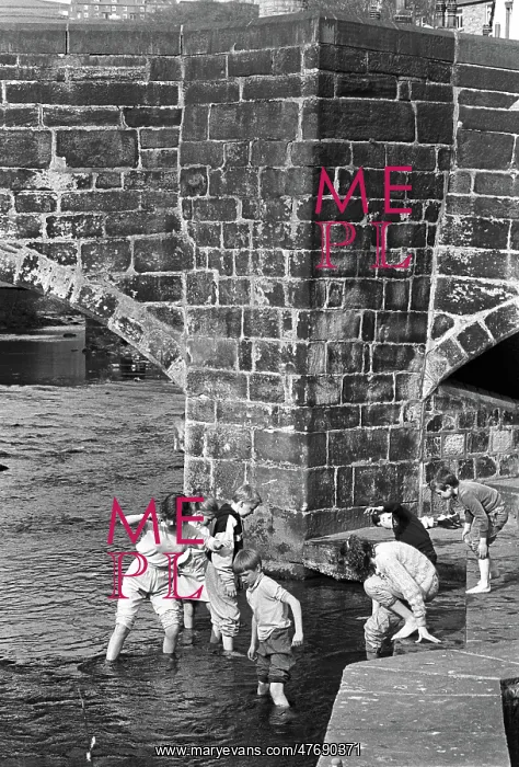 : Children play in the water of Hebden Beck : Children play in the water of Hebden Beck