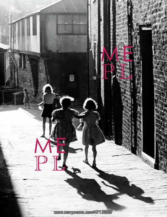  : Children playing in the 1930s