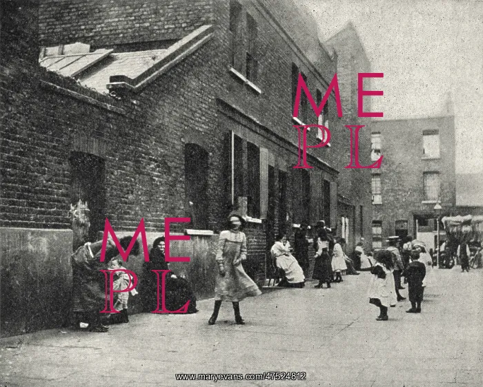: Children playing, East End of London : Children playing, East End of London