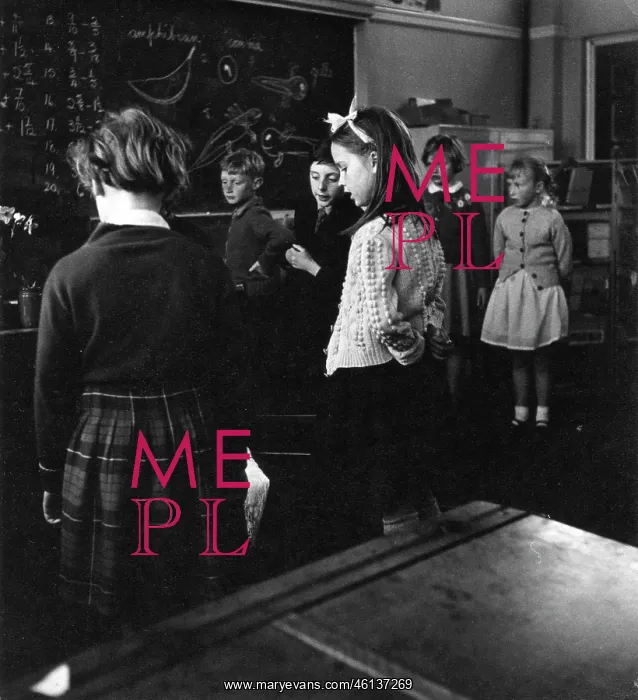 : Children in a primary school classroom : Children in a primary school classroom