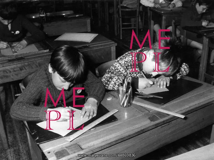 : CHILDREN AT SCHOOL DESKS : CHILDREN AT SCHOOL DESKS