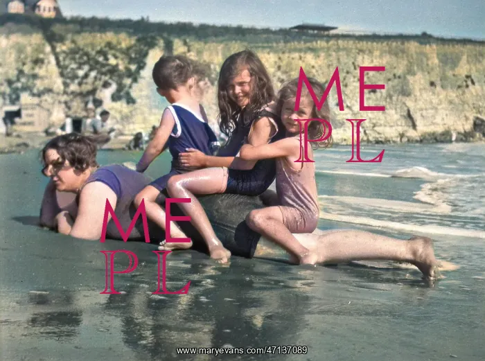 : Three children at the seaside : Three children at the seaside