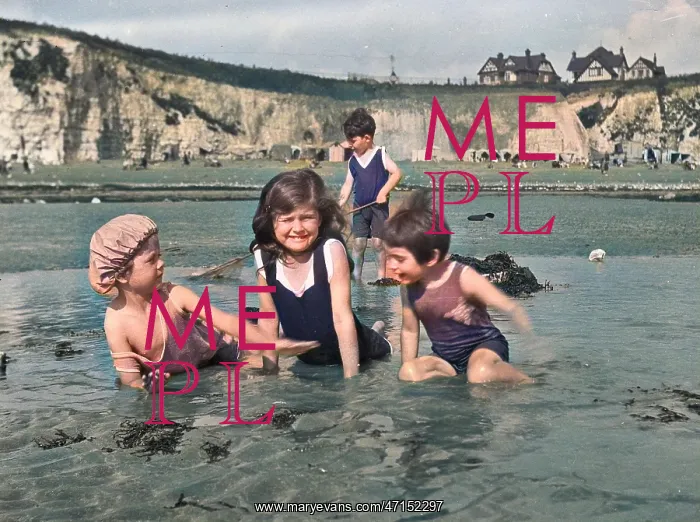 : Four children at the seaside : Four children at the seaside