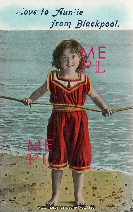 : CHILDREN / SEASIDE / GIRL : CHILDREN / SEASIDE / GIRL