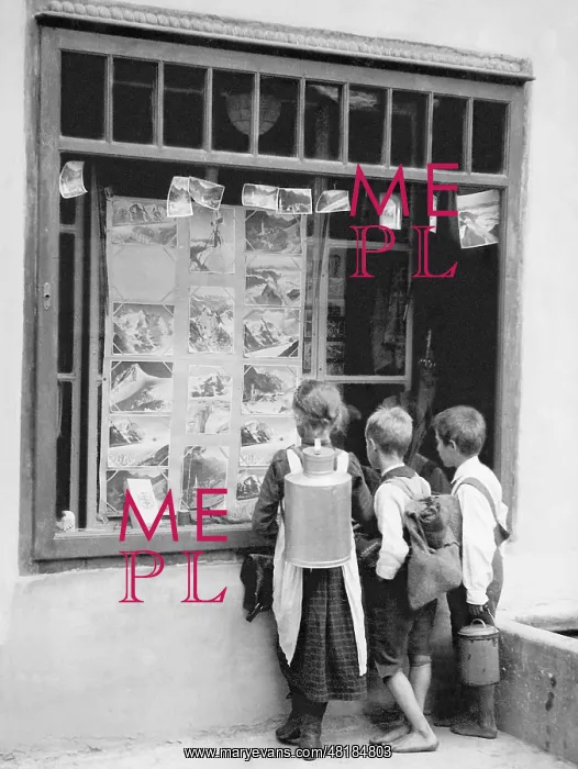 : Children in front of a shop window in Heiligenblut, 1931 : Children in front of a shop window in Heiligenblut, 1931