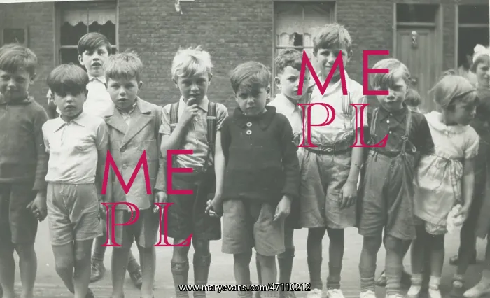  : Children in the street