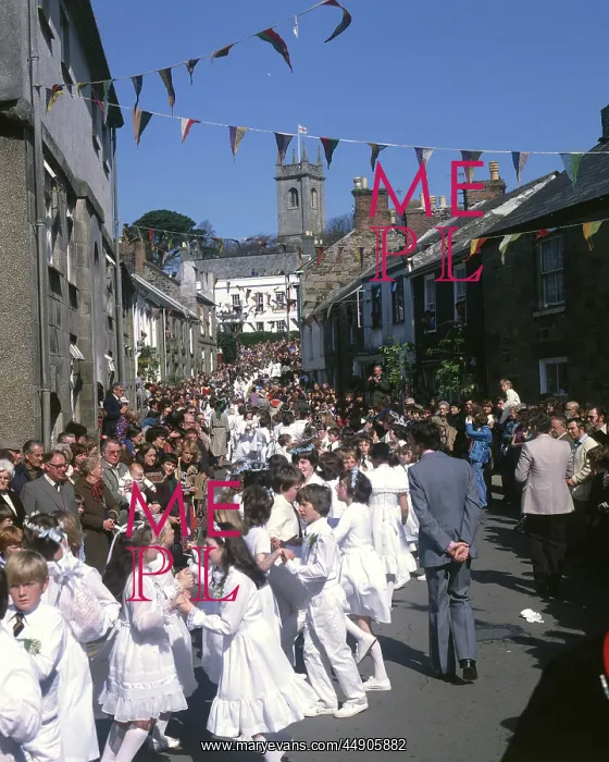 : Children taking part in Helston Floral Dance, Cornwall : Children taking part in Helston Floral Dance, Cornwall
