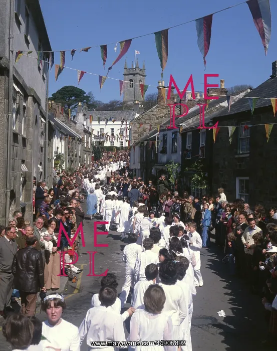 : Children taking part in Helston Floral Dance, Cornwall : Children taking part in Helston Floral Dance, Cornwall