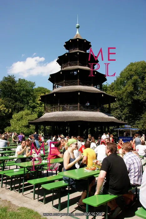 : Chinesischer Turm at the Englischer Garten : Chinesischer Turm at the Englischer Garten