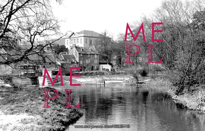  : Chippenham, the River and the Bridge c1955