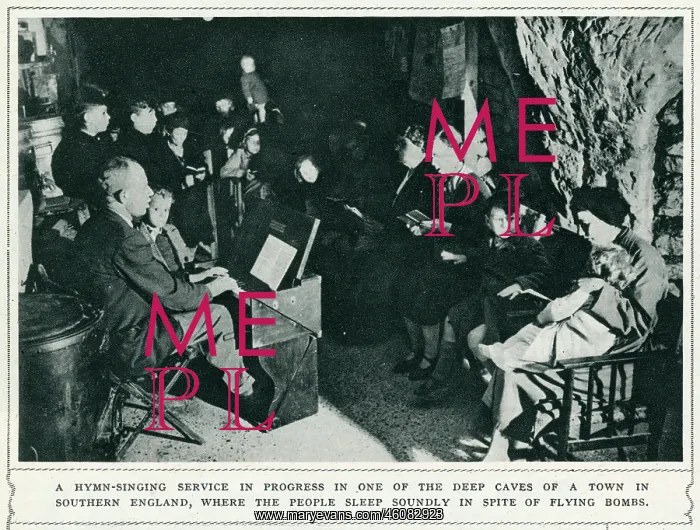 : Chislehurst caves during WWII : Chislehurst caves during WWII