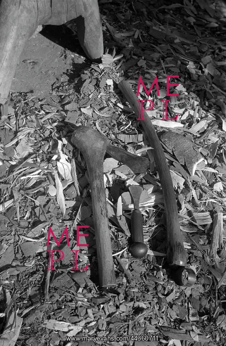 : Chiyehas carving tools, Tonga, Andrew Tracey, Internation : Chiyehas carving tools, Tonga, Andrew Tracey, Internation