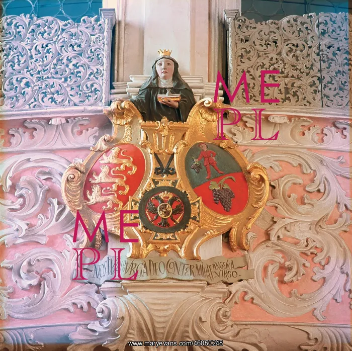 : Choir parapet with coat of arms and saint : Choir parapet with coat of arms and saint