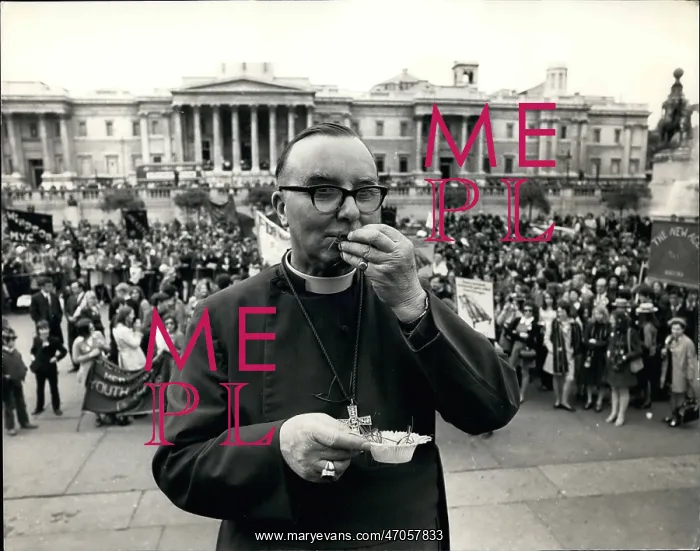 : Christian Aid demonstration, Trafalgar Square, London : Christian Aid demonstration, Trafalgar Square, London
