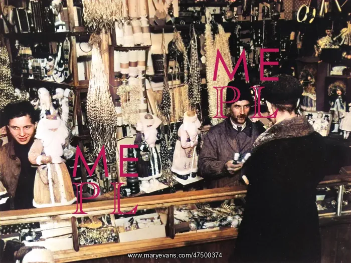 : Christmas - Decorations being sold in Moscow : Christmas - Decorations being sold in Moscow