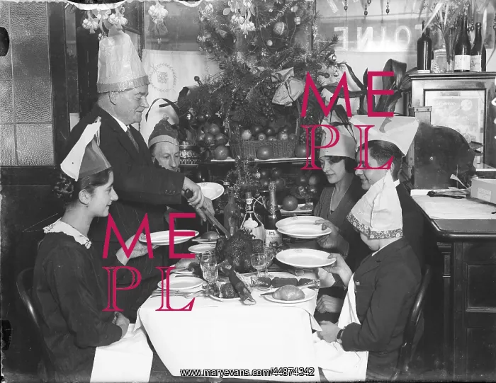  : CHRISTMAS DINNER 1931