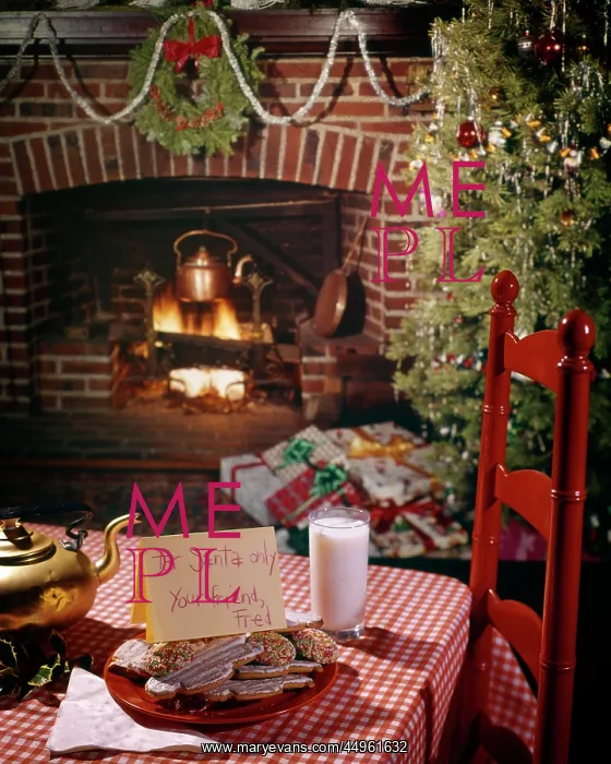: Christmas Fireplace and Tree Table with Cookies : Christmas Fireplace and Tree Table with Cookies