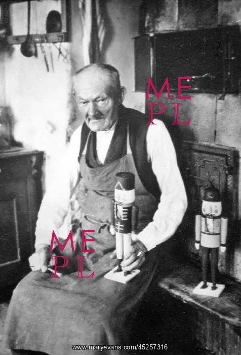 : Christmas - GDR - Inventor of the Nutcracker : Christmas - GDR - Inventor of the Nutcracker