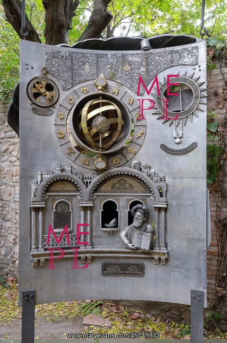 : Christopher Columbus sculpture, Jewish Quarter, Girona : Christopher Columbus sculpture, Jewish Quarter, Girona