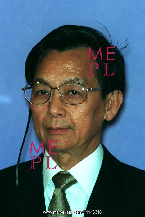  : Chuan Leekpai