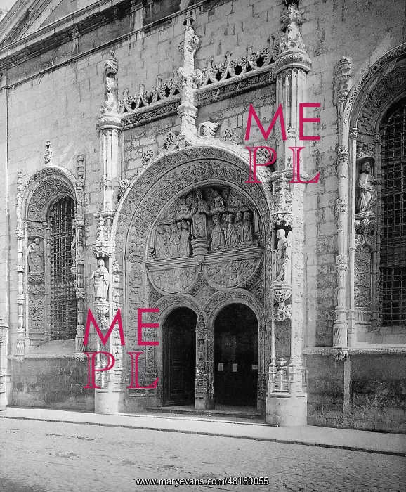 : Church gate in Lisbon, 1909 : Church gate in Lisbon, 1909