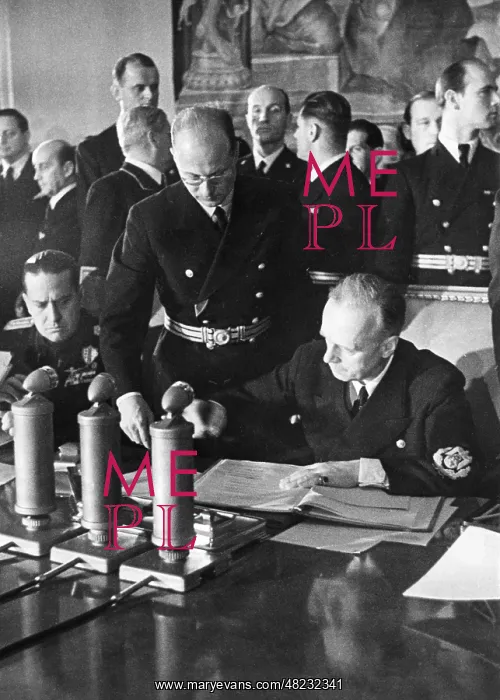  : Ciano and Ribbentrop during the extension of the Anti-Co
