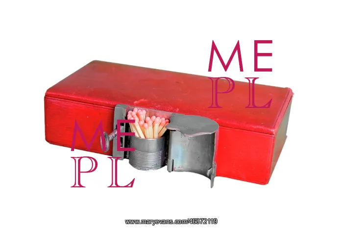 : Cigarette box with matches : Cigarette box with matches