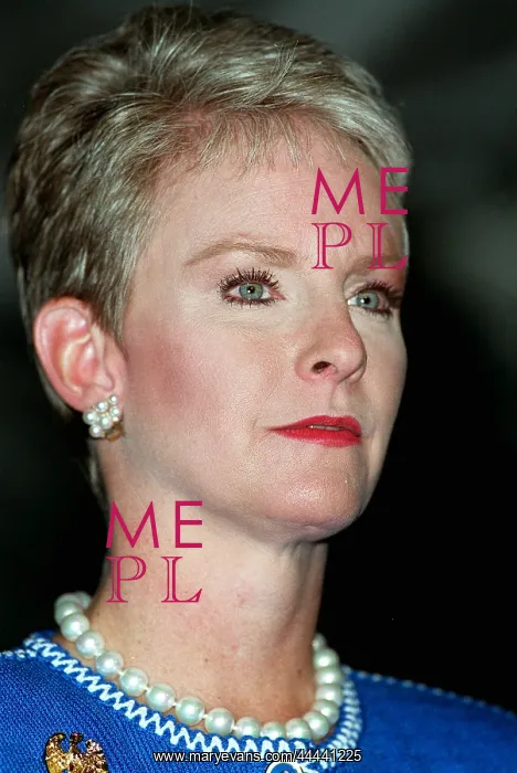  : Cindy Mccain