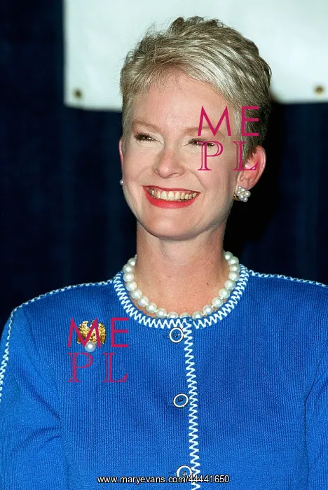  : Cindy Mccain