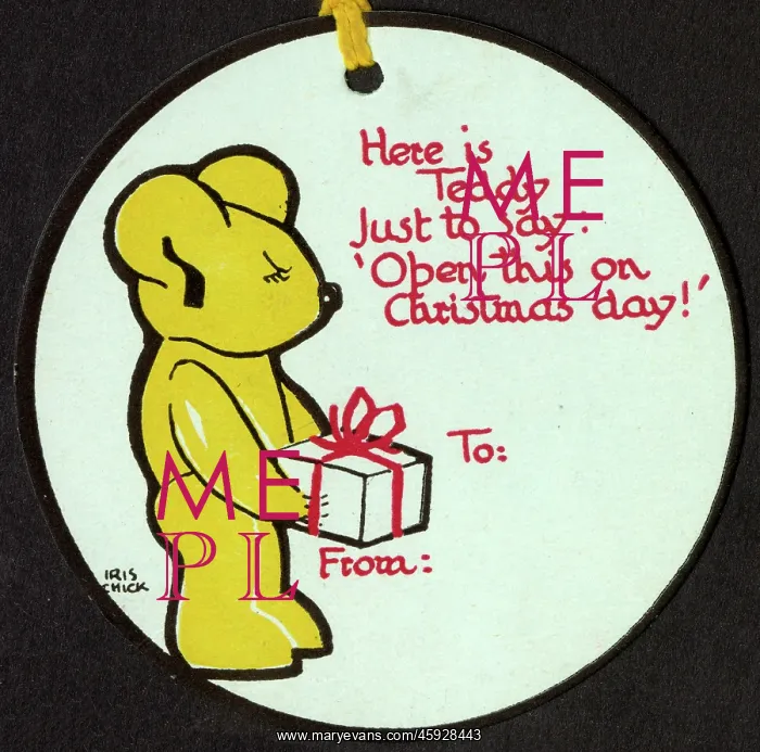 : Circular Christmas gift tag featuring a teddy bear : Circular Christmas gift tag featuring a teddy bear