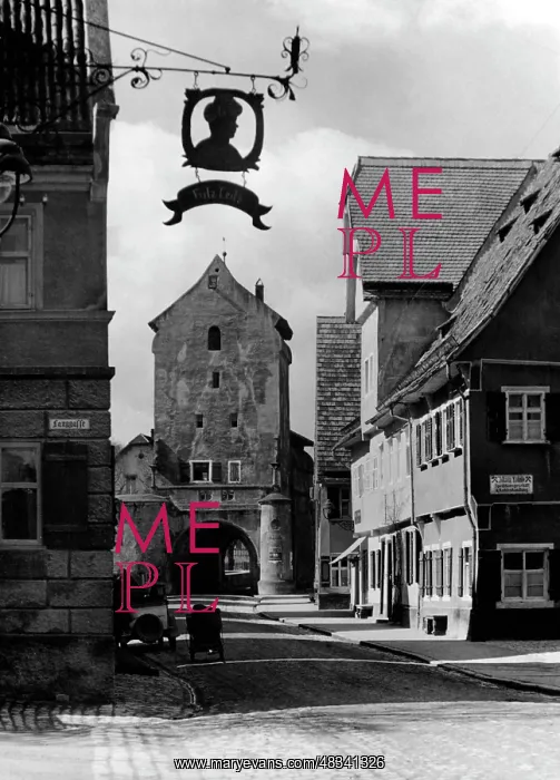 : City gate in Noerdlingen, 1943 : City gate in Noerdlingen, 1943