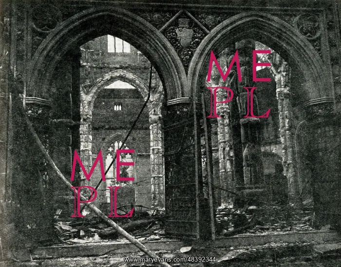 : City of London Guildhall after night raid, WW2 : City of London Guildhall after night raid, WW2