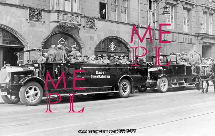 : City tour in Berlin, 1930s : City tour in Berlin, 1930s